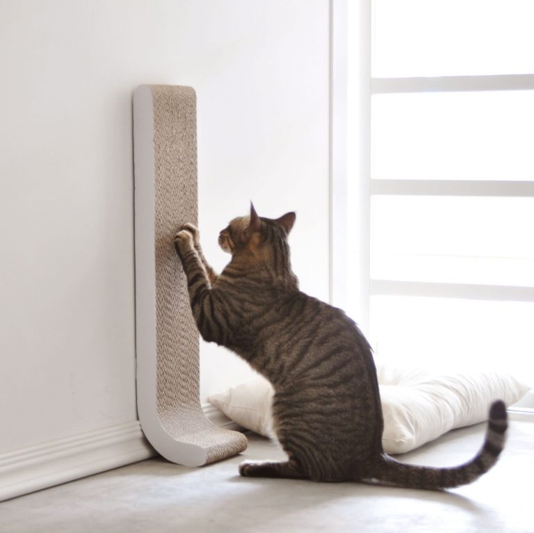 4claws Wall Mounted Scratching Post 26 Petagadget