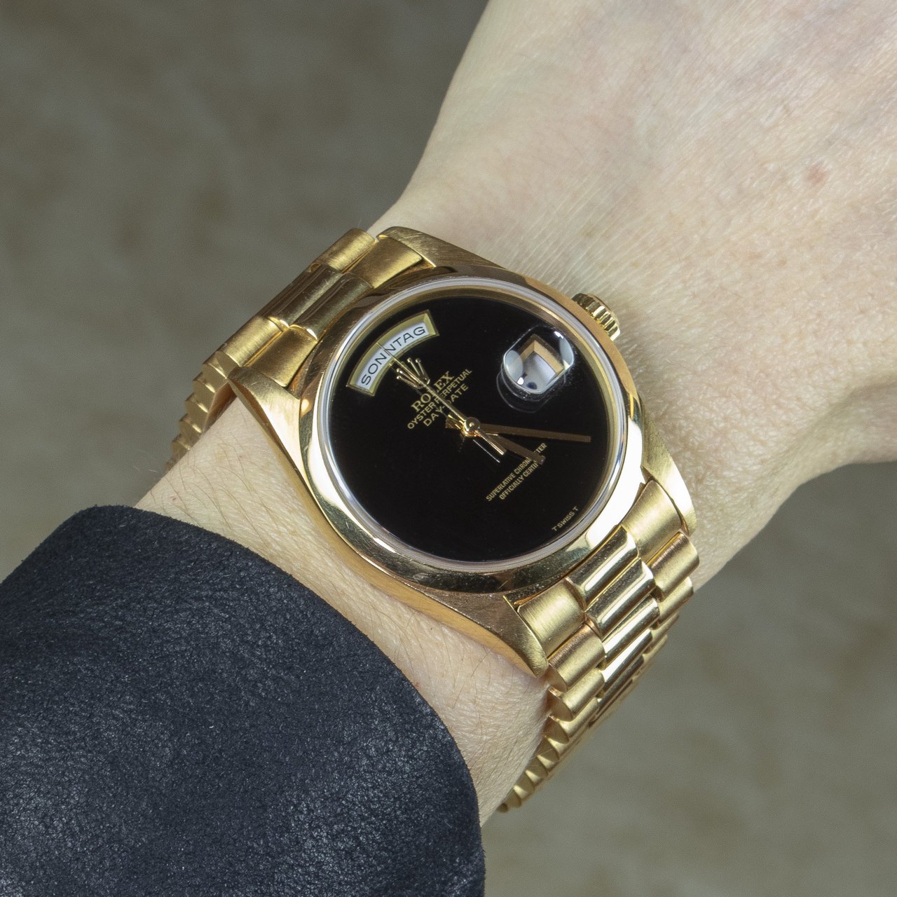 rolex day date gold onyx dial