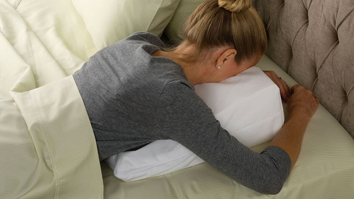 Back Pain Relieving Wedge Pillow » Petagadget